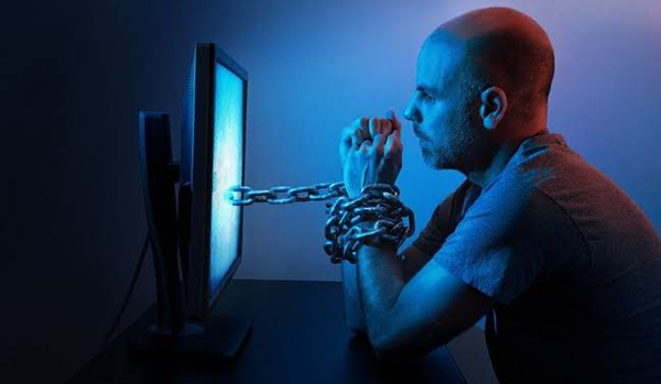 Kocam Porno İzliyor! Ne Yapmalıyım?