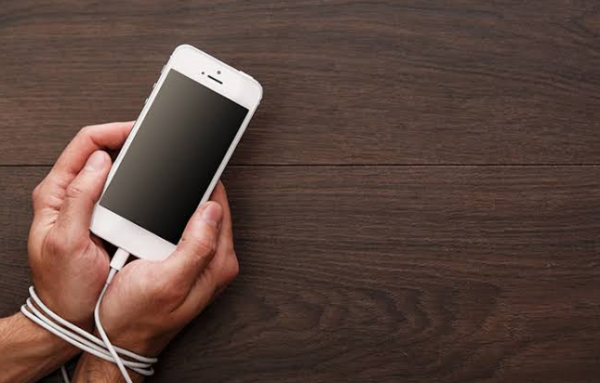 Kocam Telefon Bağımlısı